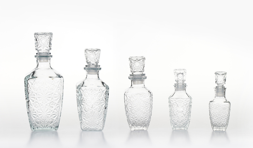 8501 800ml Transparent Glass Decanter