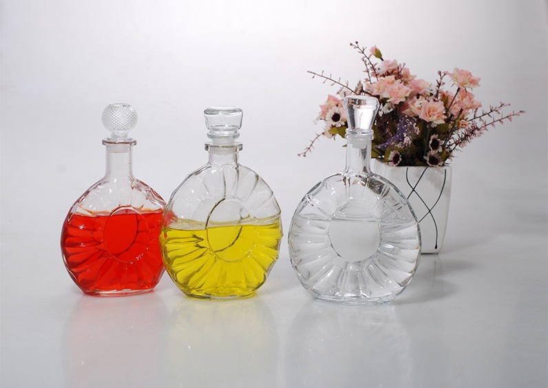 853601 750ML Transparent Glass Decanter