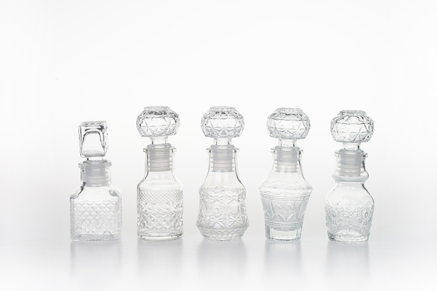 852905 50ML Carved Retro Glass Decanter-Product Style-3