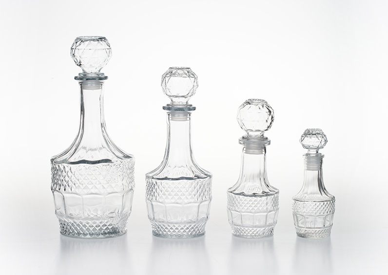 857301 1L Transparent Glass Decanter