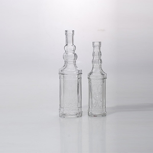 853401 750ML Transparent Glass Decanter